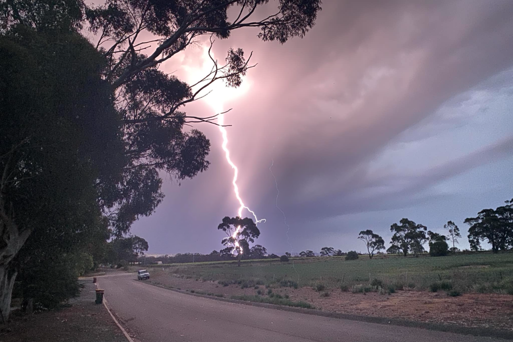 Thumbnail for Blackouts and pylons downed after 130km/h winds hit SA
