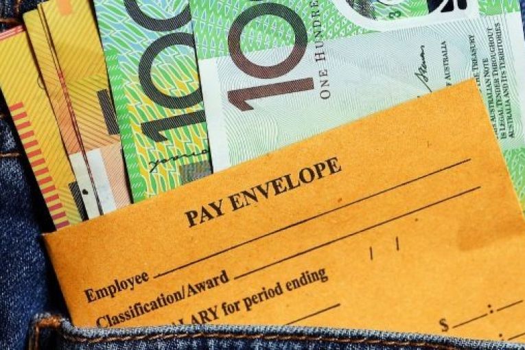 Thumbnail for Annual wage growth for workers drops to 3.5 per cent