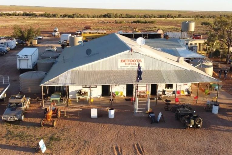 Thumbnail for ‘Betoota’s got no talent’: Festival revives ghost town
