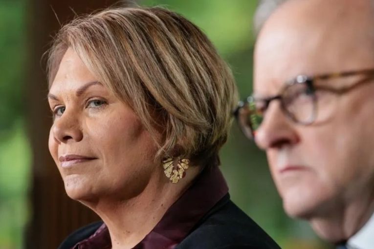 Thumbnail for 'Serious test' for Greens as Cox quits party