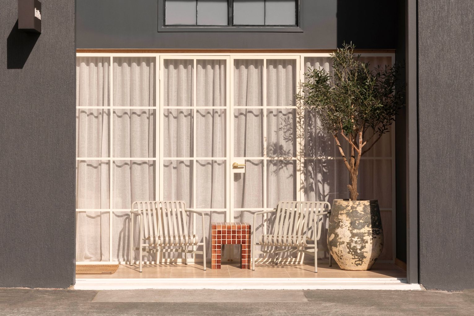 Kira & Kira Burleigh, Credit: Kristian van der Beek 